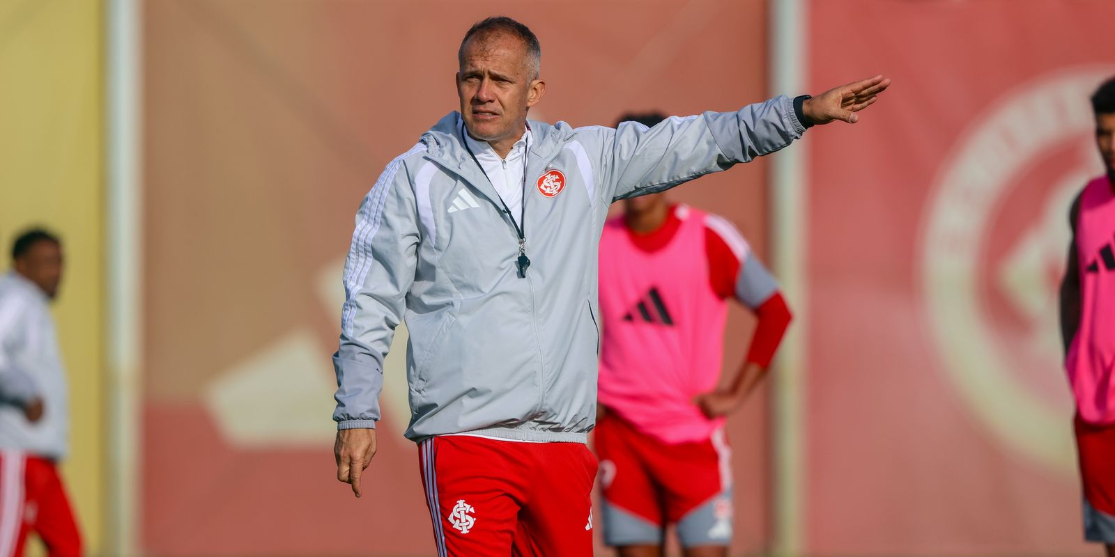 Eduardo Baptista assume o Internacional para luta contra o rebaixamento