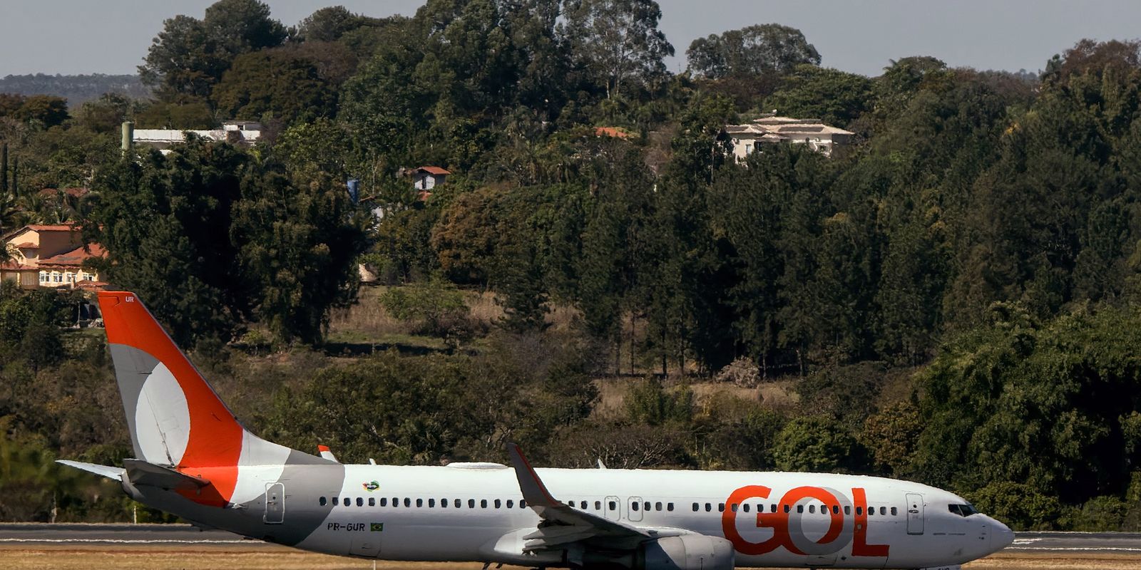 Pânico no ar: avião da Gol faz pouso de emergência logo após decolar em Goiânia