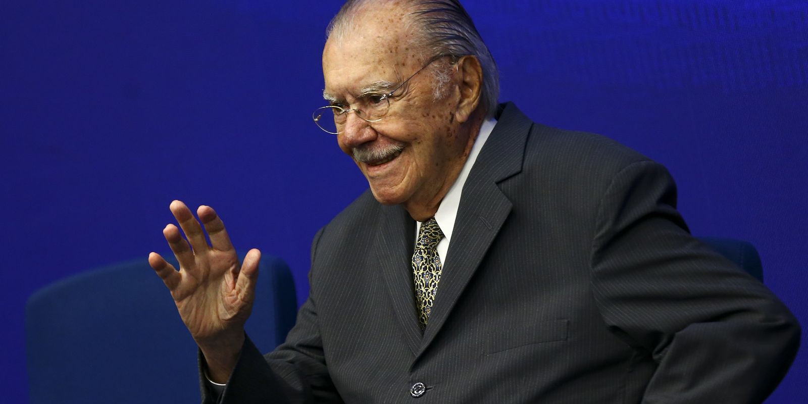 José Sarney é internado em São Paulo com pneumonia; veja detalhes sobre o quadro de saúde