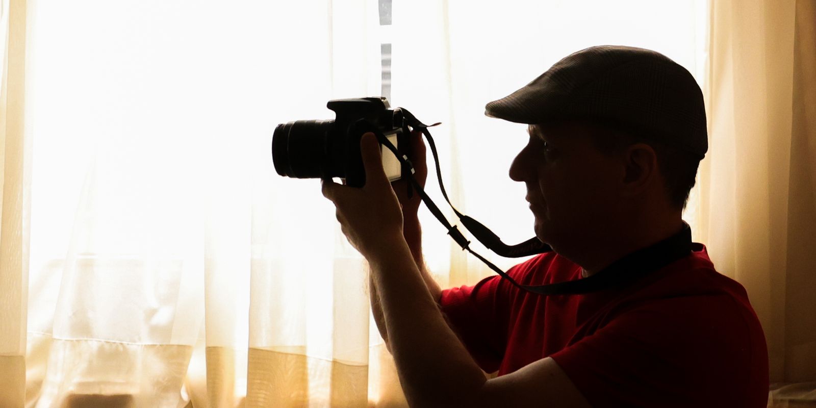 Arte contra o capacitismo: conheça o fotógrafo Luciano Ambrósio e a estilista Juliana Santos