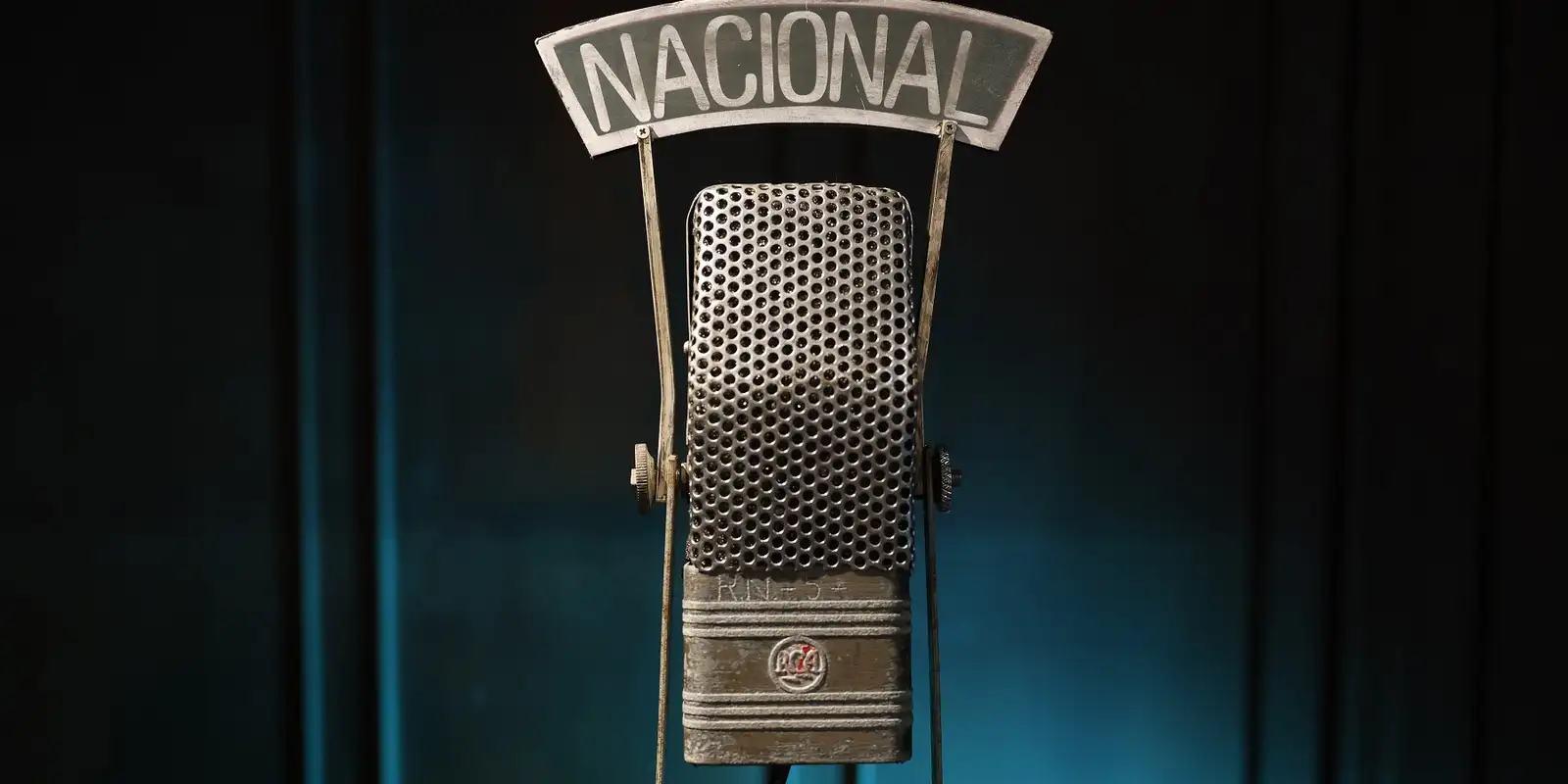 No Mundo da Bola: Rádio Nacional desenterra momentos épicos do esporte em série especial