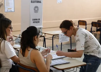 Ausência de eleitores em São Paulo supera média nacional e atinge 22,5% no primeiro turno
