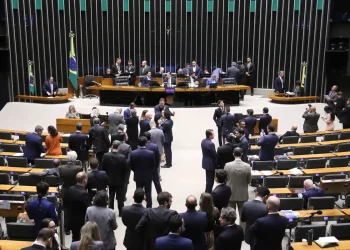 Bancada feminina terá recorde de cadeiras na Câmara e no Senado em 2026
