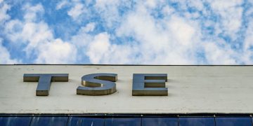 Campanha de Flávio Bolsonaro pede ao TSE suspensão de postagens de apoiadores de Lula