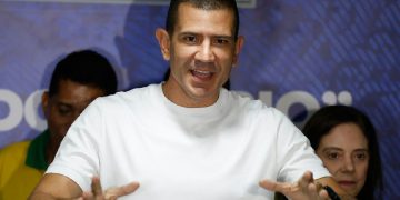 Douglas Ruas é proclamado governador eleito do Rio de Janeiro em decisão do T‌Re-rj​