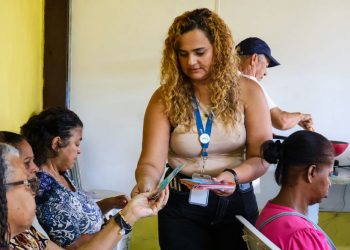 Enel e Prefeitura de Maricá promovem troca de lâmpadas e atendimentos no CRAS São José