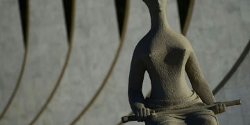 Homem que se dizia imperador é contido ao tentar entrar no STF em Brasília