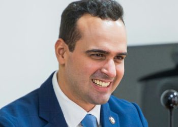 Lucas Ribeiro conquista reeleição no primeiro turno para o governo da Paraíba