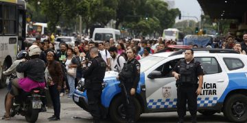 Lula e Flávio Bolsonaro apresentam planos para segurança e vigilância das fronteiras