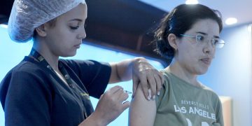 Nova Iguaçu libera vacina contra meningite para jovens de 15 a 24 anos até o fim de outubro