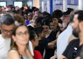 Renovação da Câmara dos Deputados chega a 35% com recorde de mulheres e votação histórica