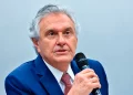 Ronaldo Caiado reconhece resultado das urnas e diverge de Flávio Bolsonaro