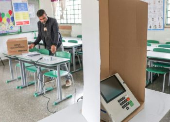 São Paulo substitui 32 urnas eletrônicas e votação segue normal no estado